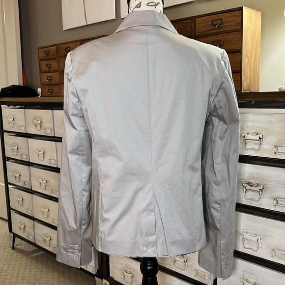NEW Norma Kamali Light Gray 2 Button Blazer Jacket - Picture 4 of 9